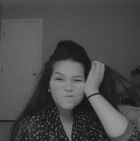 Meet your Posher, Makaela - Picture 1 of 1